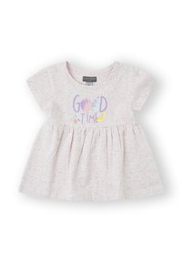 Vestido corto de manga corta en rosa claro con costura en la cintura, falda fruncida y gráfico colorido de "GOOD TIME" en tonos pastel en la parte frontal.