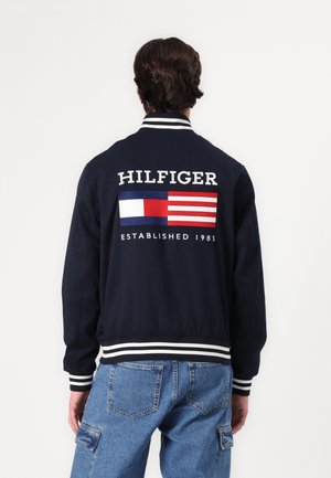 AMERICANA VARSITY JACKET UNISEX - Chaquetas bomber - desert sky