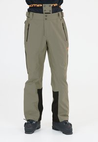 Wasserfeste olivgrüne Skihosen mit schwarzen Akzenten, mehreren Reißverschlusstaschen und einem verstärkten unteren Bein für Haltbarkeit.