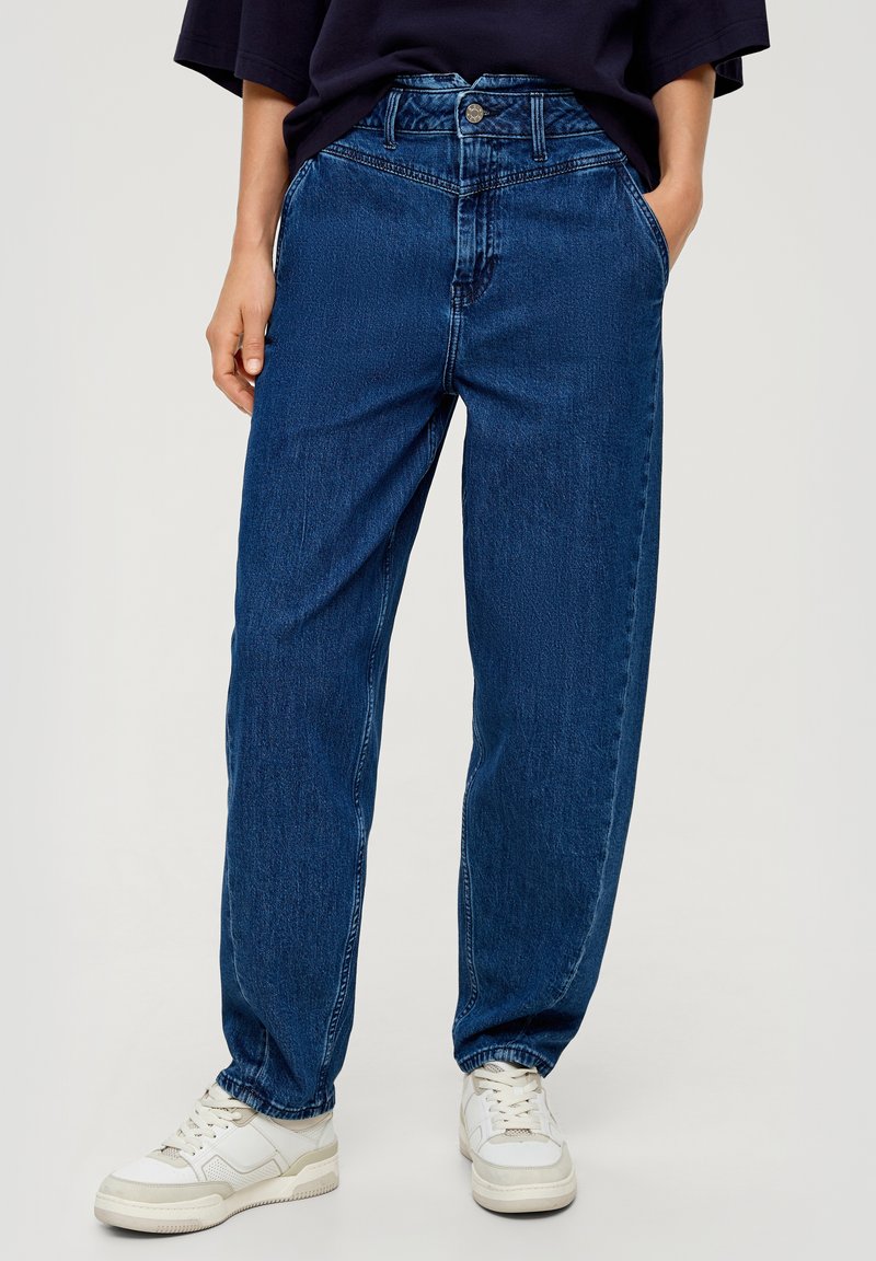 s.Oliver KAROLIN MIT BARREL LEG - Jeansy Relaxed Fit