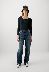 ONLY ONLLIVE LOVE PLACKET - Tops ar garām piedurknēm - black