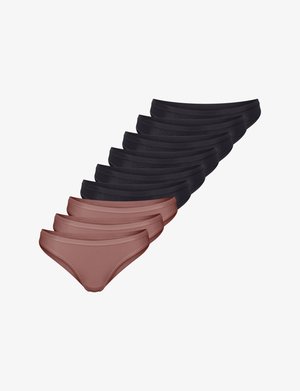 Set di 10 capi intimi senza cuciture in nero e una delicata tonalità rosa; caratterizzati da una texture liscia e una cintura elastica per il massimo comfort.