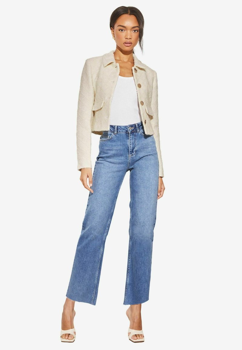 Lipsy BOUCLE CROPPED - REGULAR FIT - Leichte Jacke - cream