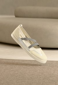 Neizvēlēts, beige/white