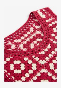 Sélectionné, red white