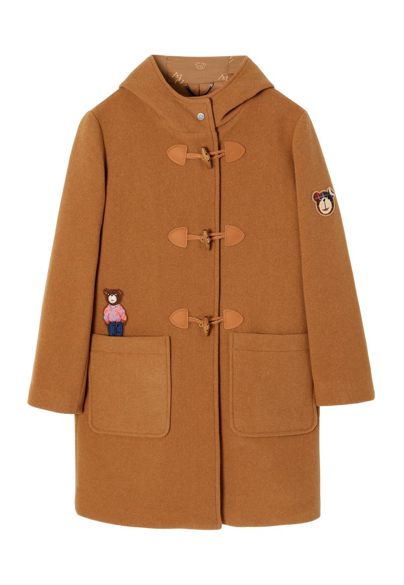 Brązowy wełniany płaszcz z zapięciami na toggle, dużymi kieszeniami i haftowanym motywem misia na klatce piersiowej i kieszeni. Model z kapturem. Miękka tekstura.