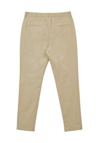 Pantaloni in cotone beige con vita elastica, slim fit e due tasche posteriori. Il tessuto ha una texture liscia e un design semplice.