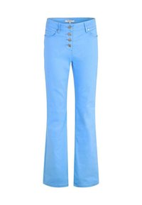 Jeans svasati azzurri con vita alta, dotati di cinque tasche frontali e quattro bottoni metallici per la chiusura. Tessuto morbido.