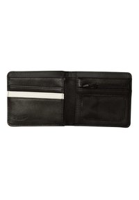 Cartera de cuero negro con acabado texturizado, que incluye ranuras para tarjetas, un bolsillo con cremallera y una ventana para identificación clara. Incluye una franja de acento blanca.
