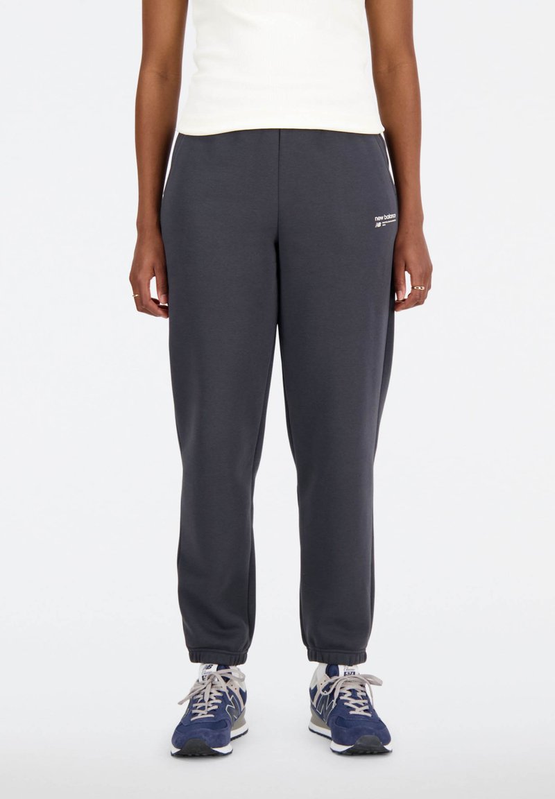 New Balance LINEAR HERITAGE BRUSHED BACK Tracksuit bottoms blacktop