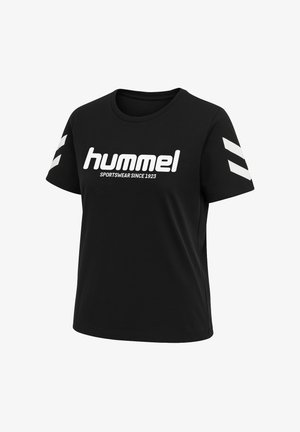 Sort sports t-shirt med korte ærmer. Har hvidt "hummel" logo og striber på ærmerne. Fremstillet af blødt, åndbart stof.