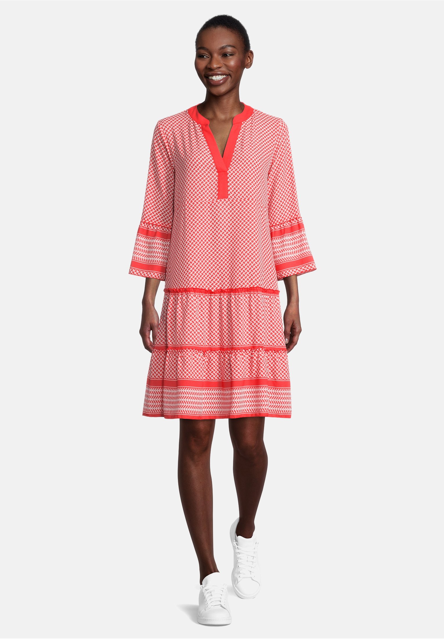 Cartoon Freizeitkleid White Orange Zalando De 