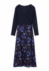 Vestido envolvente de manga larga en azul marino con estampado floral en tonos de azul. Presenta un cierre con lazo y una falda fluida. Textura de tela suave.