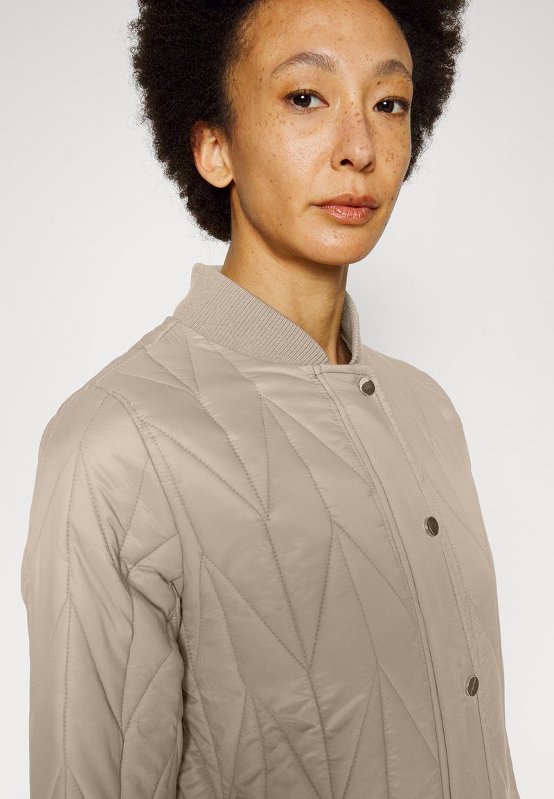 Damen Leichte Jacken | Saint Tropez KINGA LONG JACKET Bomberjacke fungi/taupe - JK11193 Damen Leichte Jacken | Saint Tropez KINGA LONG JACKET Bomberjacke fungi/taupe - JK11193