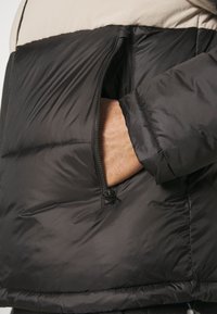 EA7 Emporio Armani Zimní bunda - black