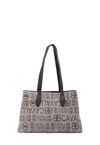 Leren canvas draagtas in lichtbeige met zwarte logo's en tekst. Voorzien van zwarte synthetische leren handvatten, rechthoekige vorm en een gestructureerd oppervlak.