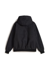 Felpa con cappuccio nera caratterizzata da un fit rilassato, polsini e vita elasticizzati. Tessuto liscio con un design minimalista e dettagli di cucitura sottile.