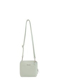 Borsa a tracolla in pelle verde menta con finitura testurizzata, forma rettangolare, tracolla regolabile e tasca anteriore con zipper e hardware argentato.