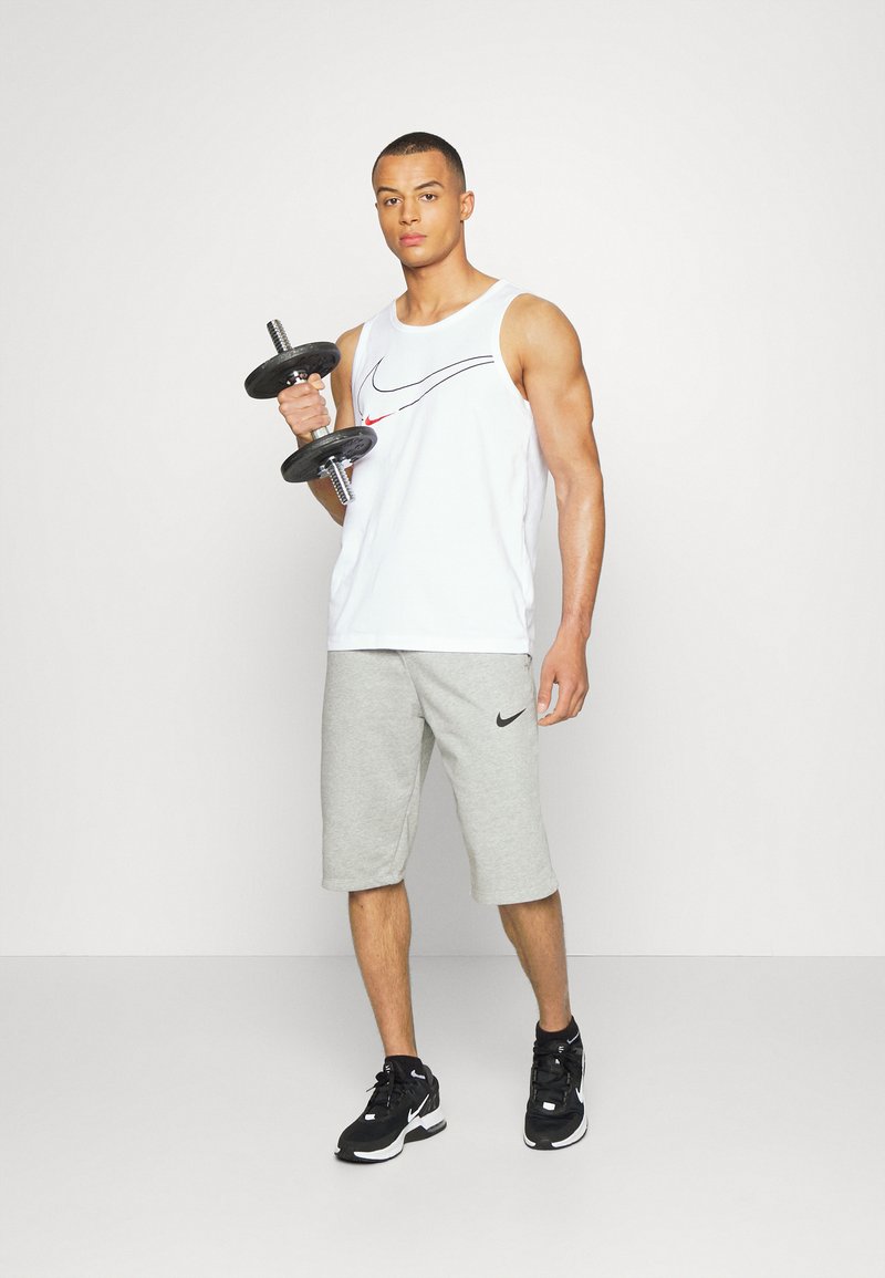 Herren Shirts | Nike Performance SHORT kurze Sporthose dark grey heather/black/grau - FR39281 Herren Shirts | Nike Performance SHORT kurze Sporthose dark grey heather/black/grau - FR39281