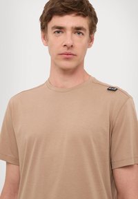 EA7 Emporio Armani Apdrukāts T-krekls - portabella