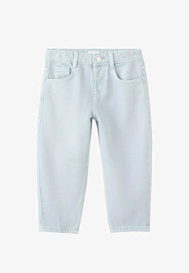 Lyseblå denimbukser til småbørn med forlommer, bæltestropper og knaplukning, vist mod en hvid baggrund.