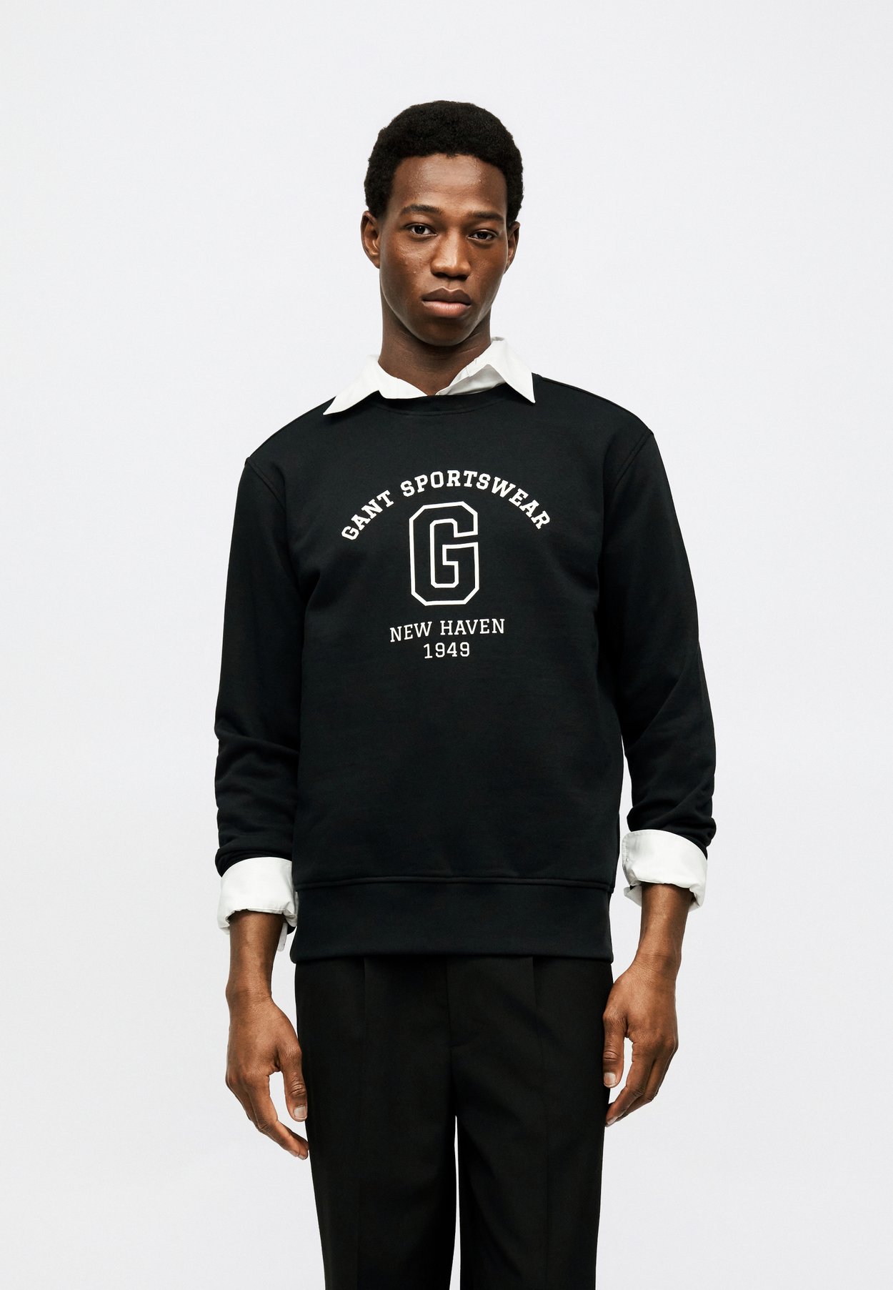 GRAPHIC CREW NECK