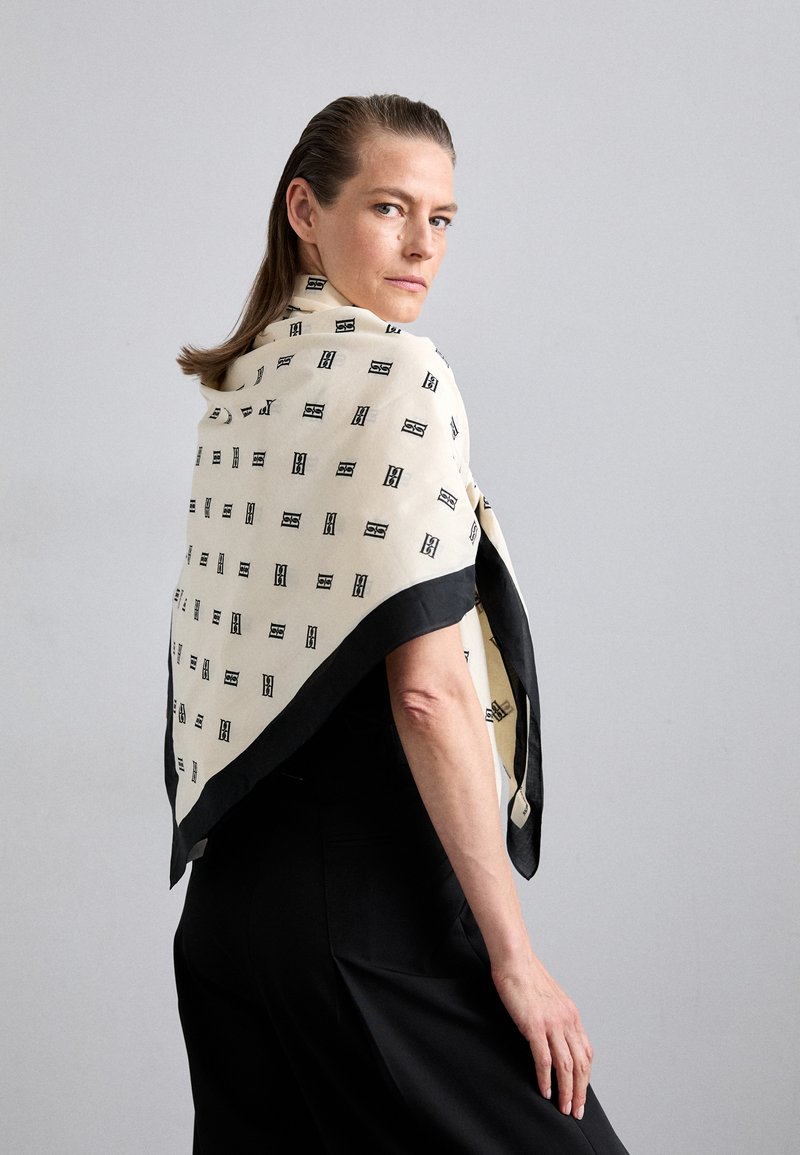 By Malene Birger CIALOS SARONG - Fular - white
