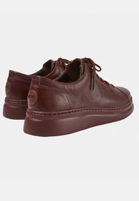 Camper RUNNER UP - Rennot nauhakengät - lila