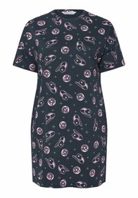 Svart t-shirt klänning med ett mönster av rosa flip-flops, discobollar och stjärnor. Tillverkad av mjuk bomullstyg, med rundad halsringning.