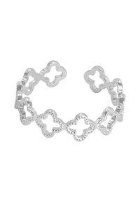 Silbernes Armband mit einem verknüpften Design aus Kleeblattformen, glatter Oberfläche und kleinen Punkten entlang der Kanten.