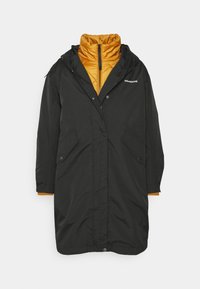 Parka noire avec une doublure intérieure jaune, dotée d'une capuche, de poches frontales et d'une fermeture éclair. Texture lisse avec un design minimaliste.