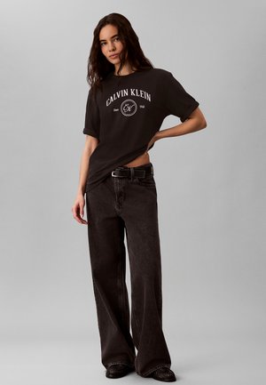 Calvin Klein Jeans, CALVIN KLEIN JEANS RELAXED GRAPHIC LOGO T-SHIRT - T-shirt imprimé - black