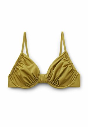 Top de bikini verde oliva fruncido con soporte de aro y finas tiras ajustables en los hombros, dispuesto plano sobre un fondo blanco.