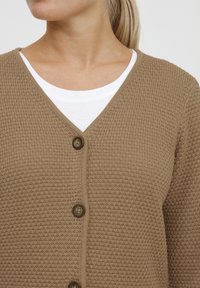 Oxmo OXHelga - Cardigan - kelp