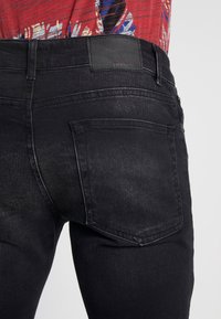 YOURTURN Vaqueros pitillo - black denim