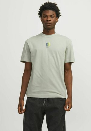 Jack & Jones JCOBEECH LOGO TEE CREW NECK - Camiseta estampada - desert sage