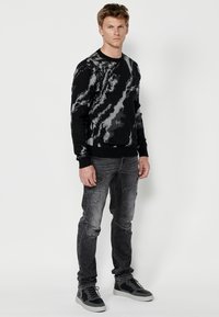 Koroshi Vesta - black