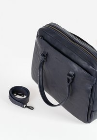 Aunts & Uncles MRS. QUINCE PIE - Aktetas - night sky