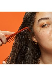 Bumble and bumble HAIRDRESSER'S INVISIBLE OIL MASK - Maska do włosów