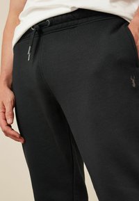 Next 2 PACK REGULAR FIT CUFFED - Treningo apatinė dalis - black regular