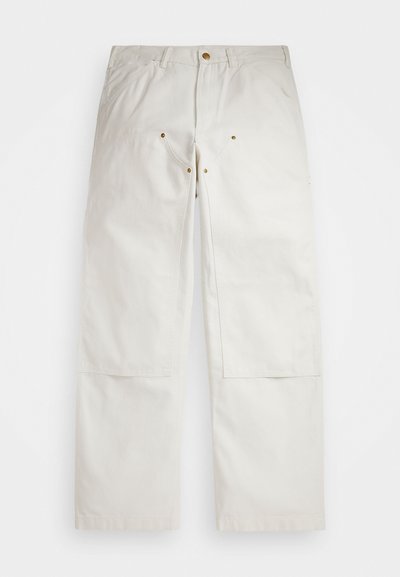 Vita bomullbyxor med avslappnad passform, med framfickor, detaljer i guld och knäskydd.
