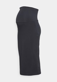 Černé těhotenské šaty s přiléhavým siluetou, dosahujícími ke kolenům, vyrobené z elastického materiálu a s podpůrným vysokým pasem.