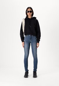 Gap Tall ULTRA CROP HOODIE - Ikdienas džemperis - true black