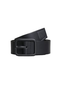 Curea din piele neagră cu o cataramă metalică rectangulară. Prezintă o textură netedă și o branding subtil. Capătul este pliat cu un accent cusut.
