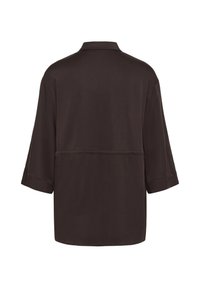 Veste marron foncé à coupe ample avec manches trois-quarts et ourlet droit, vue de dos sur fond blanc.
