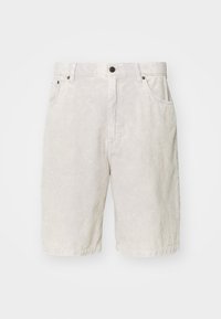Grå kordfløjls shorts med en tekstureret overflade, der har knaplukning, bæltestropper og to sidelommer.