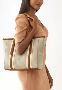 Fossil CARLIE - Sac à main - light brown