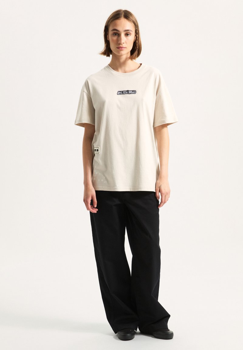 Vans UNPATCHED OVERSIZE - Triko s potiskem - light grey
