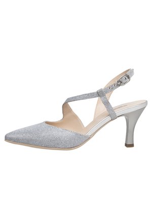 Srebrne błyszczące czółenka na obcasie typu slingback z noskiem w szpic, trójkątnym wycięciem i smukłym obcasem. Posiada regulowany pasek i metaliczne akcenty.
