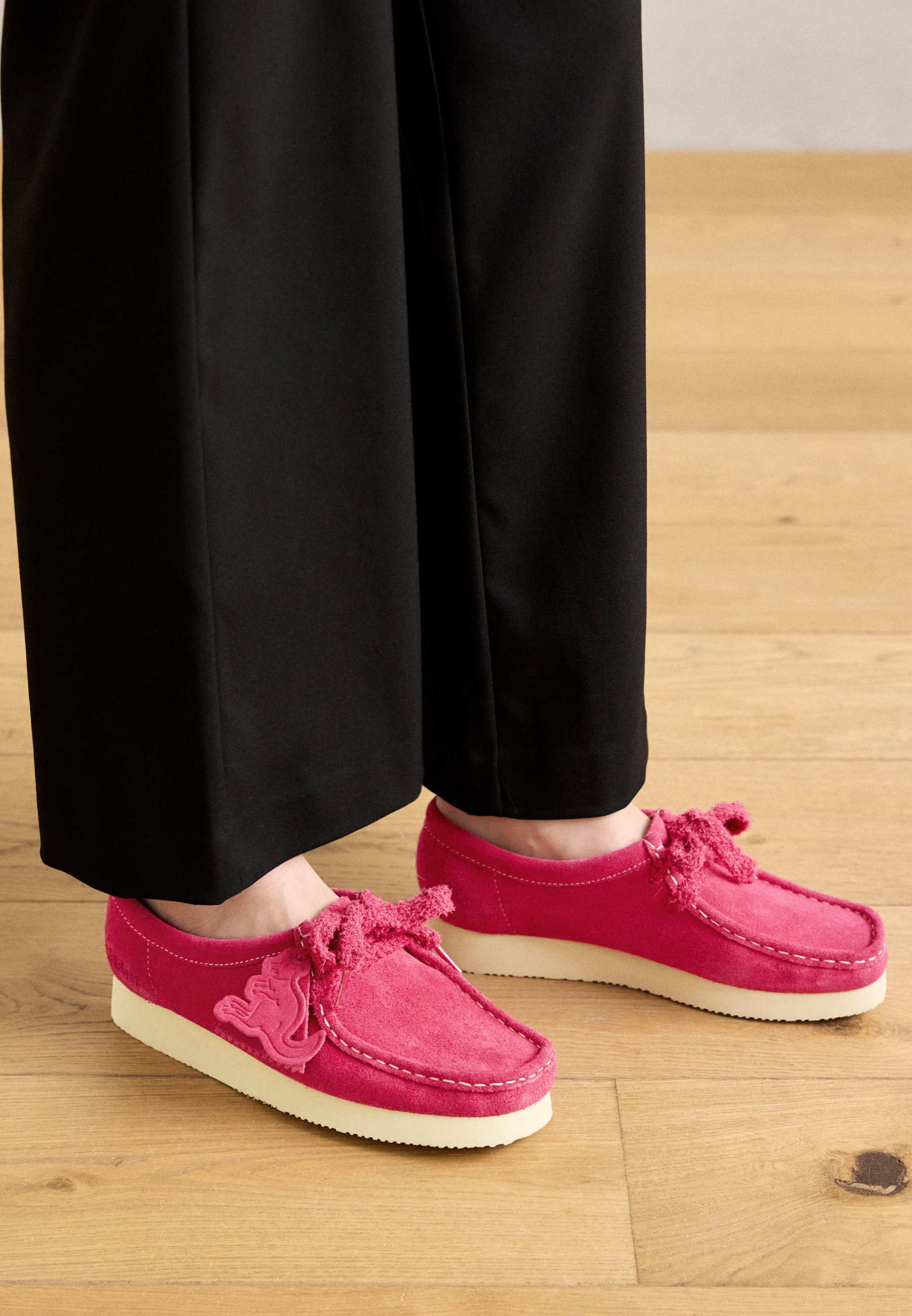 Clarks Originals モカシンブーツ 10 UK ピンク clarks-originals-wmns-wallabee